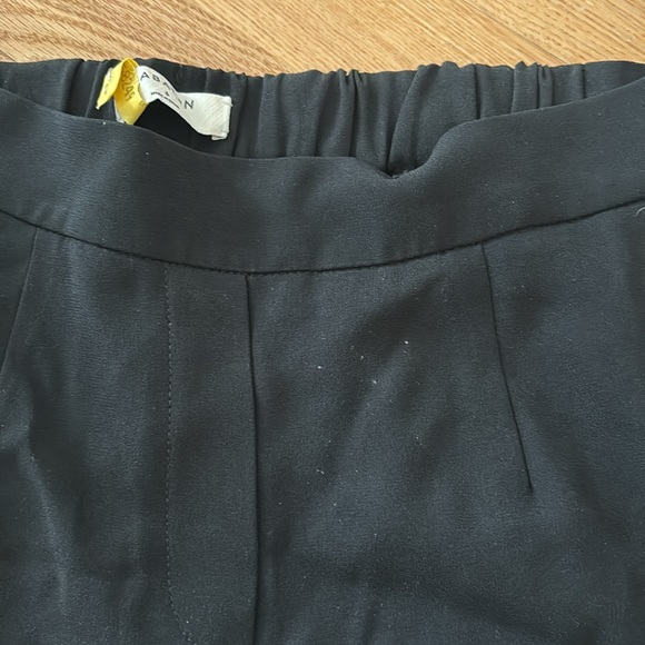 Aritzia Babaton Conan trouser in black /white. Size 6 - Picture 4 of 4